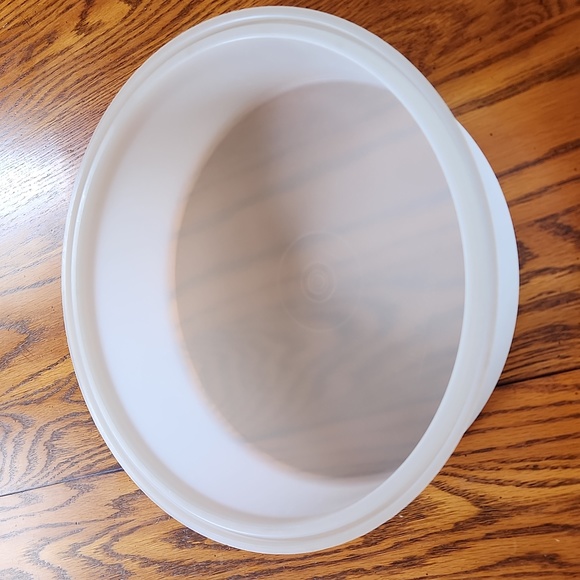 Vintage Tupperware Harvest Gold Round Cake Taker - Picture 6 of 6